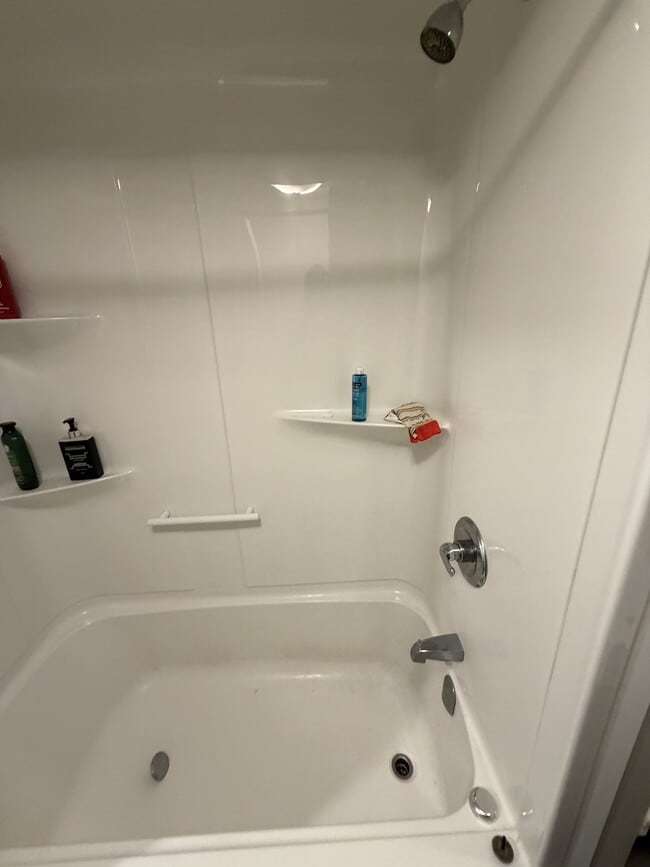 Building Photo - 59 Concord St N