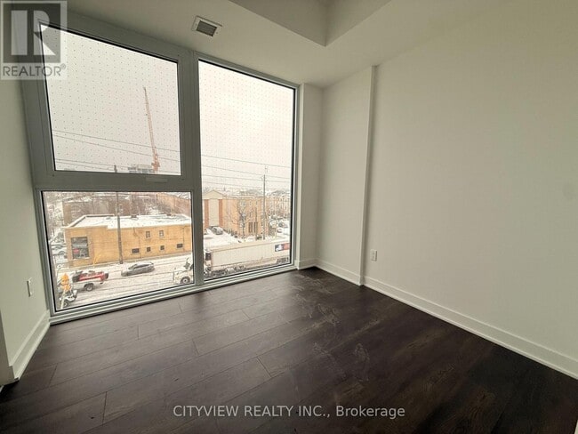 Building Photo - 1007 The Queensway