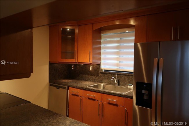 Foto del edificio - 165 Lakeview Dr
