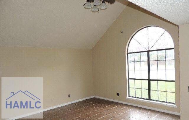 Foto del edificio - 925 Granger Dr