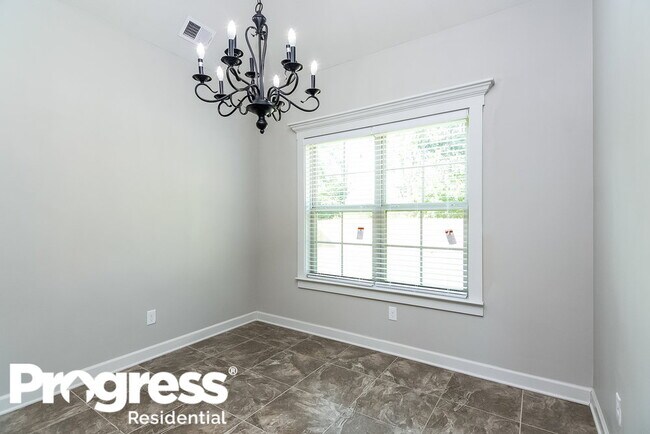 Foto del edificio - 2674 Champion Hills Dr