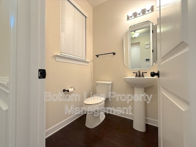 Foto del edificio - 5688 Garrow Glen Rd