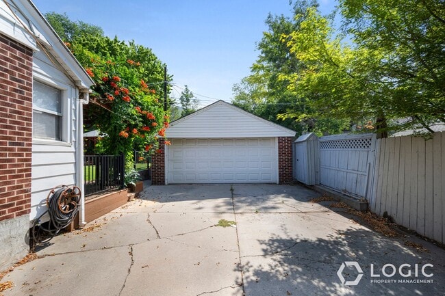 Building Photo - Amazing House In SLC Near UofU!