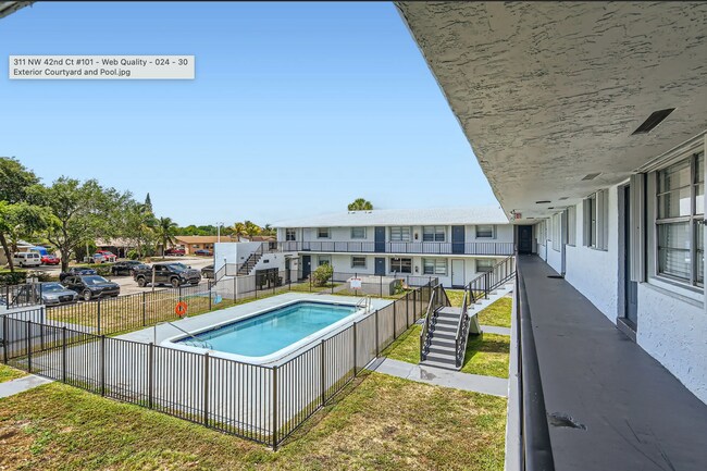 Foto del edificio - 311 NW 42nd Ct