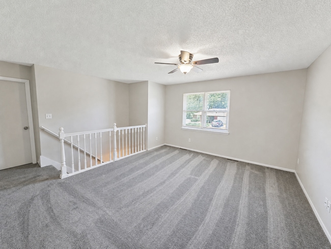 Building Photo - 403 NE Westwind Dr