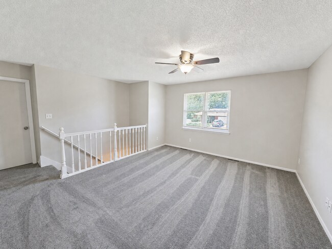 Foto del edificio - 403 NE Westwind Dr