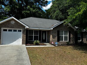 Building Photo - 221 Guyett Ave