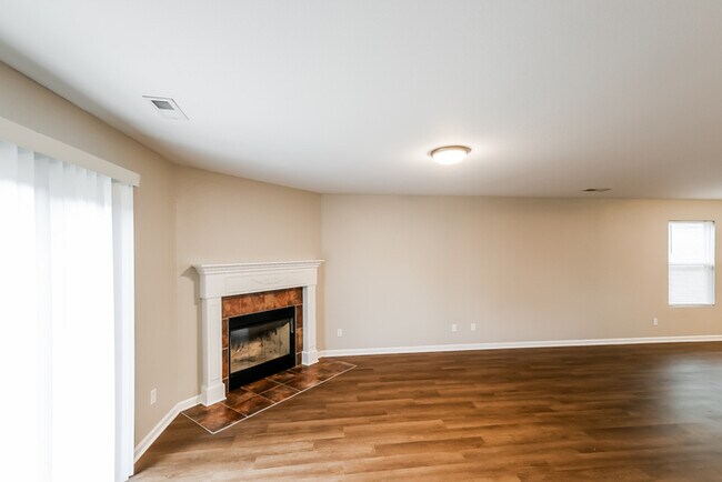 Foto del edificio - 146 Farmington Dr