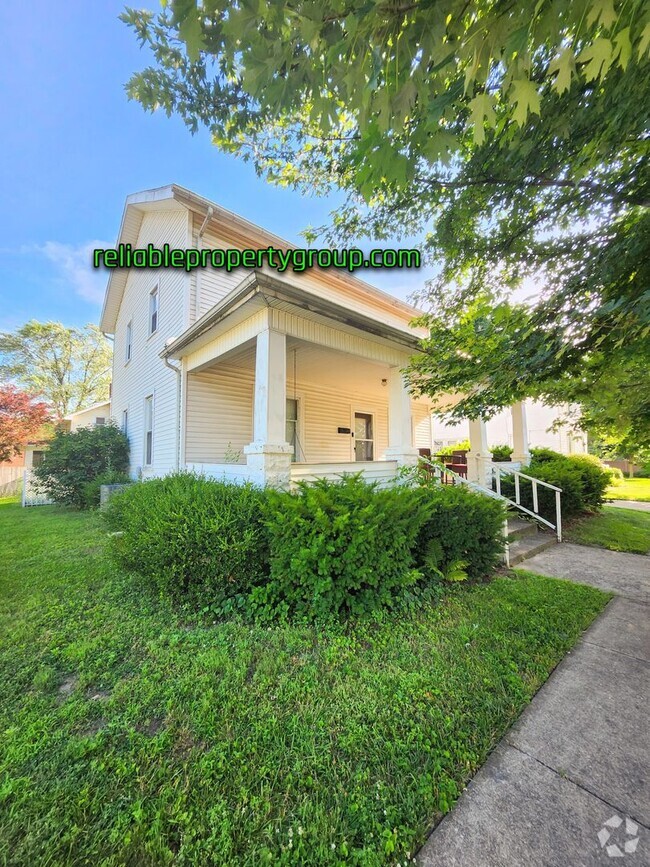 Building Photo - 113 E 3rd St