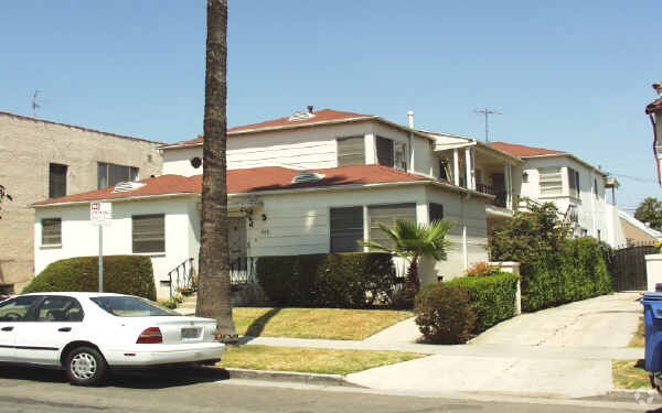 Building Photo - Lovely Cozy & Spacious renovated 1 Bedroom...