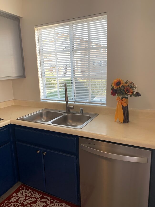 Building Photo - 1539 W 207th St