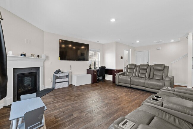Foto del edificio - 2097 Elmridge Rd