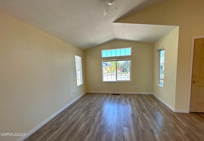 Foto del edificio - 5380 Twin Creeks Dr