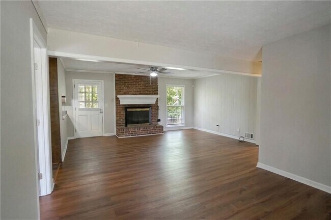 Foto del edificio - 1802 Driftwood Pl