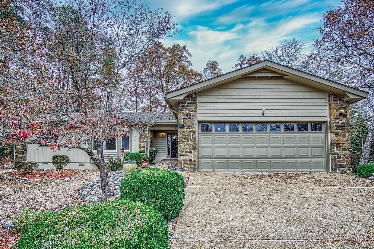 Lake Balboa Area Home Unfurnished House Rental in Hot Springs, AR