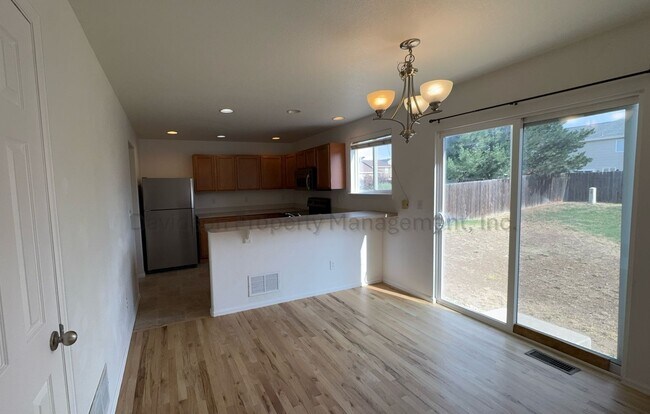 Foto del edificio - 7629 Autumn Knoll Dr