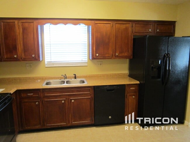 Building Photo - 10769 High Ridge Rd