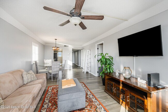 Foto del edificio - 500 Palm Springs Blvd