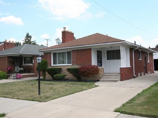 Primary Photo - 8338 E Lantz St