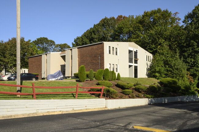 Foto del edificio - Laurel Hill Apartments