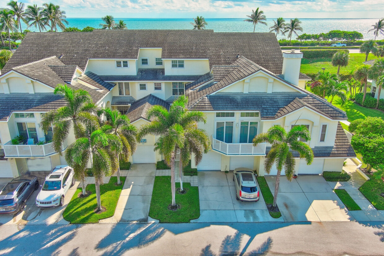 Primary Photo - 406 Mainsail Cir