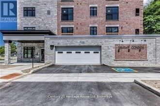 Building Photo - 71 Metcalf St