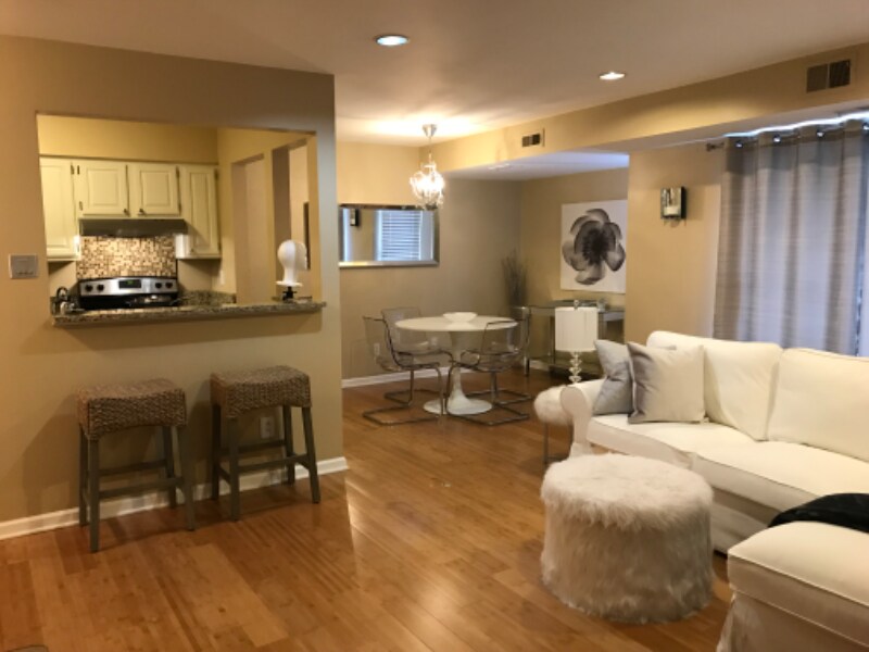 Foto principal - 30475 W 14 Mile Rd