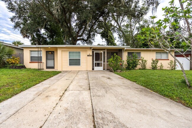 Building Photo - 1160 Tropical Park Dr
