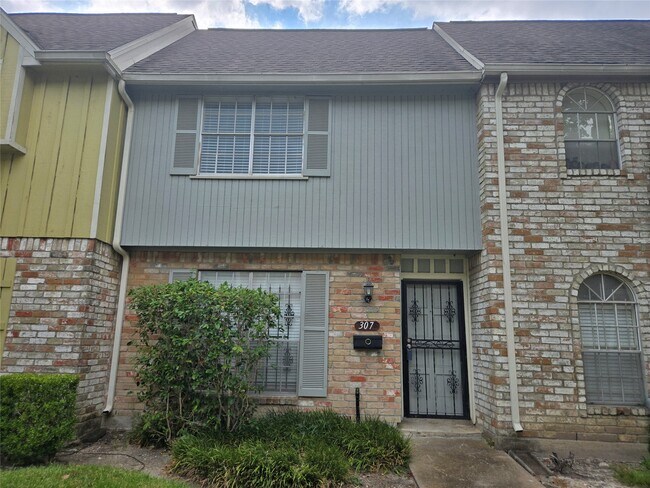Foto del edificio - 8101 Amelia Rd