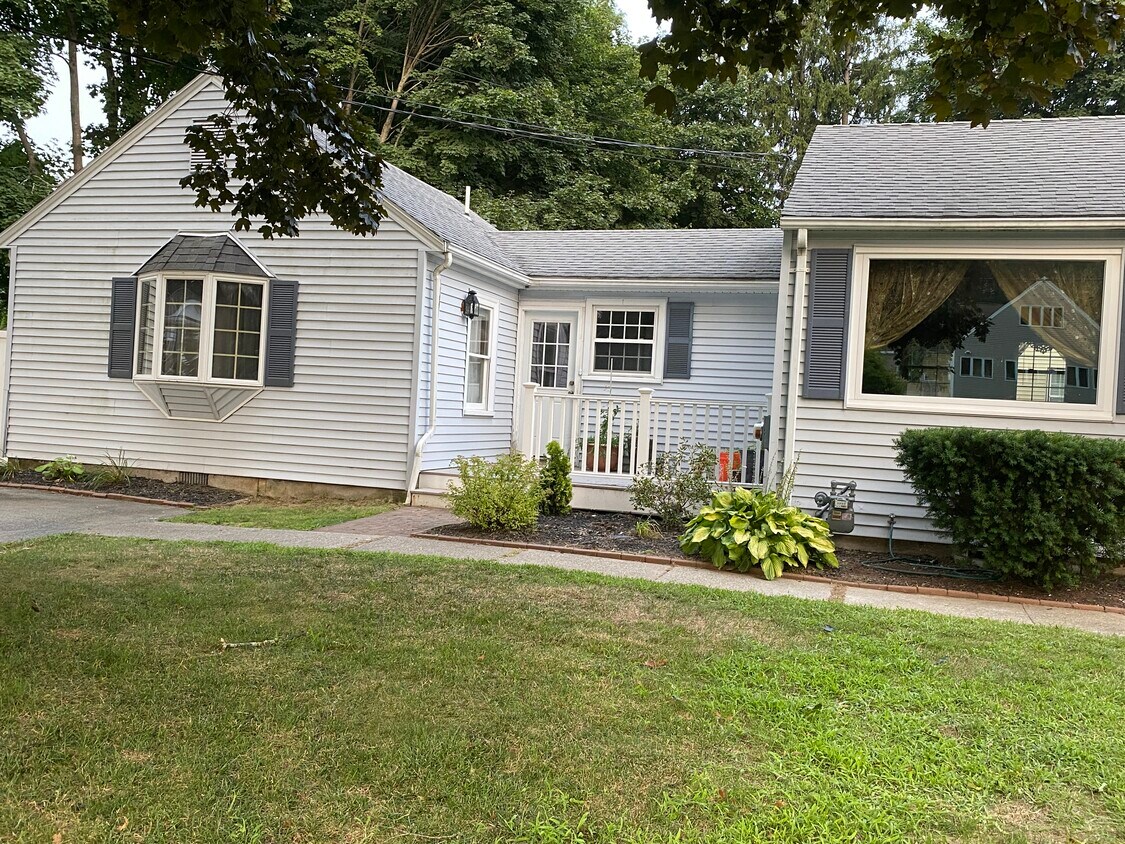 Primary Photo - 44 Fiske St