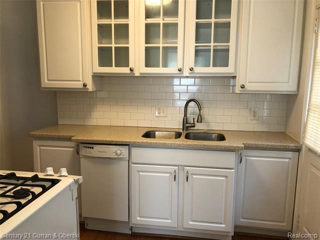 Building Photo - 18247 W Outer Dr