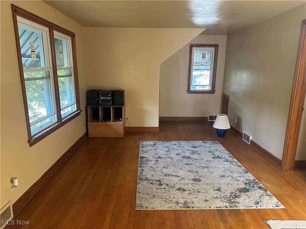 644 W Judson Ave Youngstown, OH 44511 – photo 2