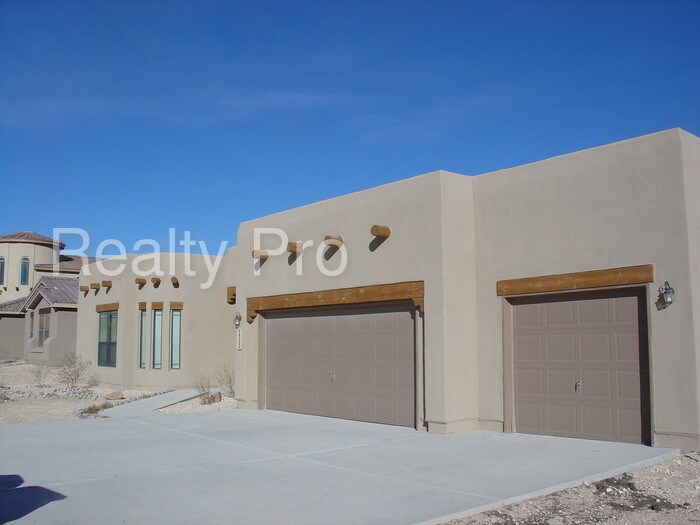 Foto principal - 620 3rd Ave NW