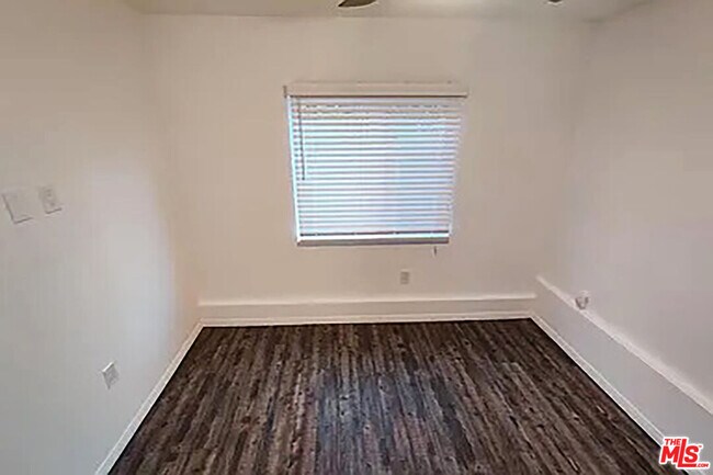 Foto del edificio - 6720 Van Noord Ave