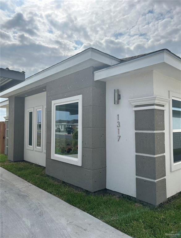 1317 S Yankton St, Palmhurst, TX 78573 Room for Rent in Palmhurst, TX