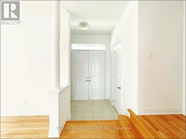 Building Photo - 185 Paradelle Dr