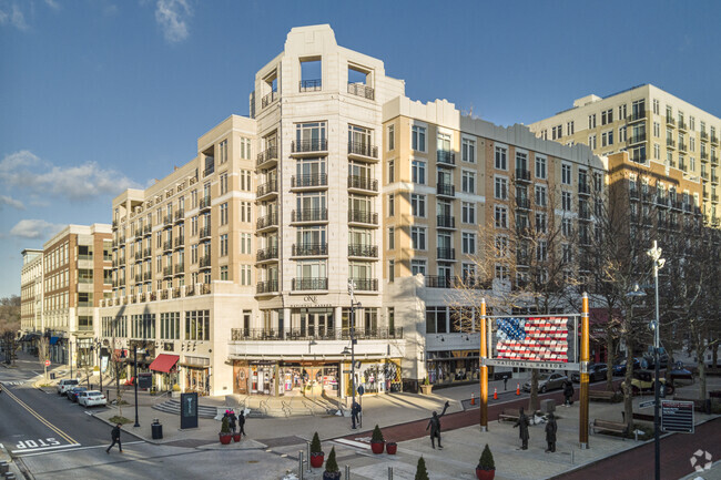 Building Photo - One National Harbor