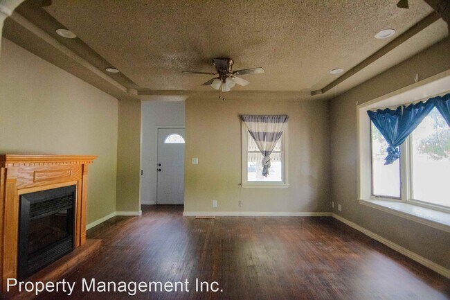 Building Photo - 3 br, 1 bath House - 716 W 2