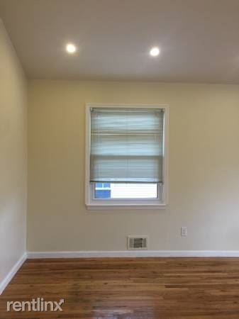 Building Photo - 3 br, 2 bath  - 10611 Pinegrove St duplex