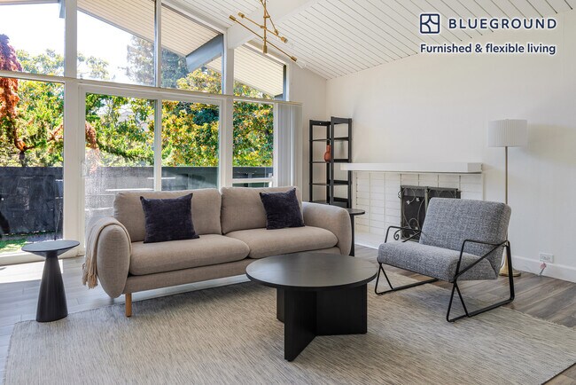 Foto del edificio - 801 Middlefield Rd