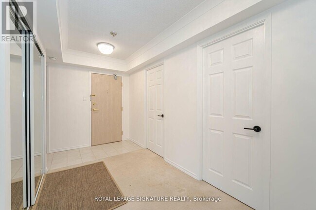 Building Photo - 1271-1271 Walden Cir