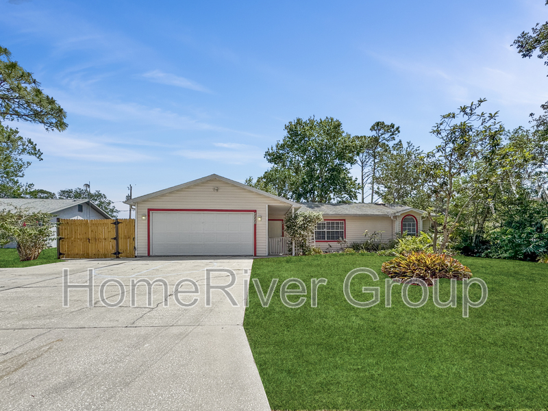 Foto principal - 2421 Silver Palm Dr
