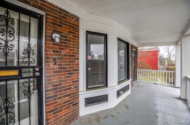 Building Photo - 1436 Baldwin St
