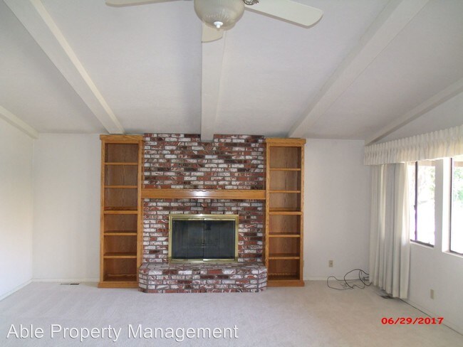 Building Photo - 3 br, 2 bath House - 37 Spruce Ave