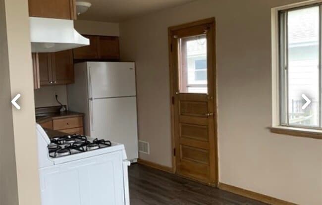 Building Photo - 3037 W Iona Ter