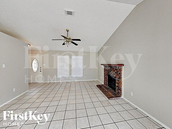 Foto del edificio - 3729 Flintwood Trail