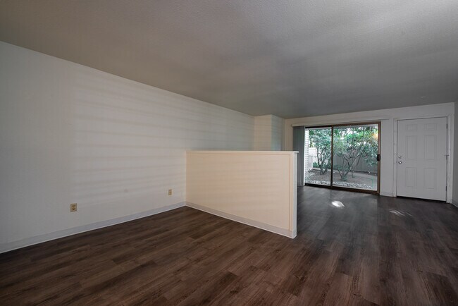 Building Photo - 11318 NE 67th St