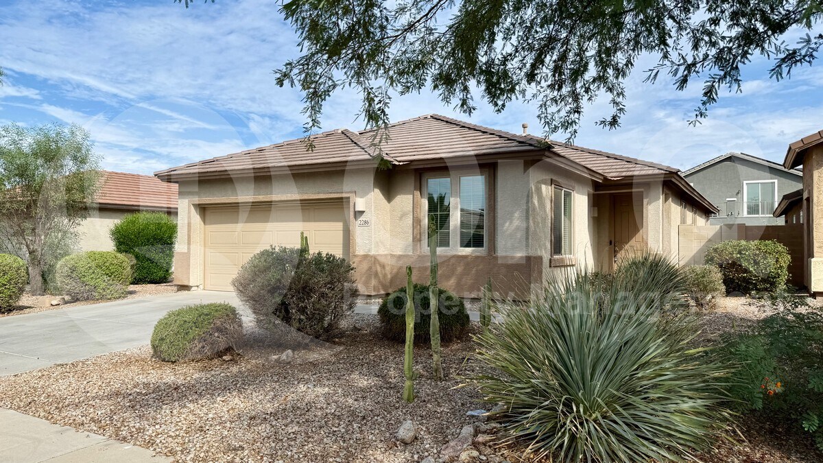 Primary Photo - 2286 W Gold Dust Ave