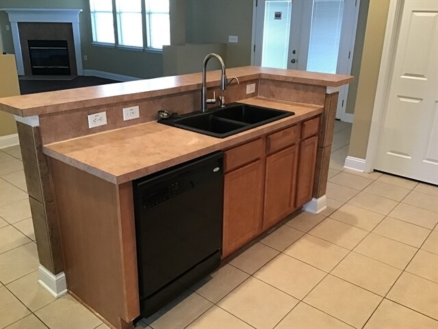 Building Photo - 724 Spruce Pine Ln