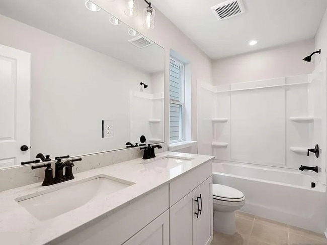 Building Photo - 703 Smokey Quartz Way